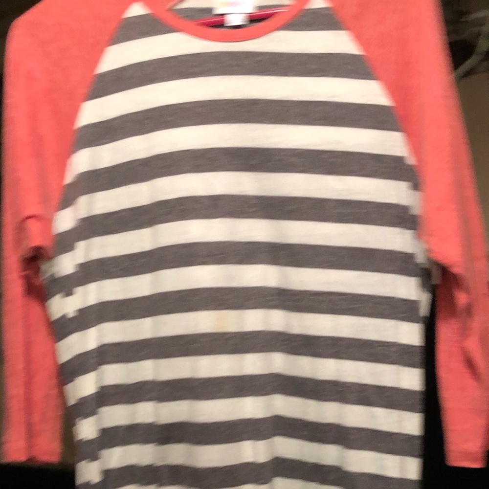 Lularoe Randy Tee - Picture 2 of 3